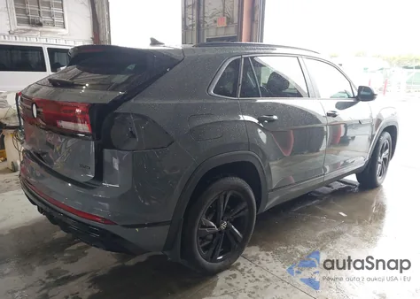 2025 Volkswagen Atlas Cross Sport 2.0T Sel R-Line Black z USA, uszkodzony, nr VIN 1V2AE2CA7SC207409